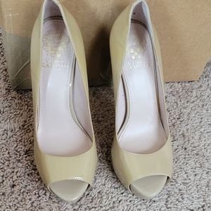 Vince Camoto heels